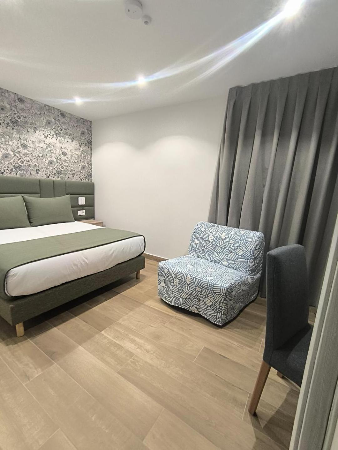 Hostal San Blas Madrid Exteriér fotografie