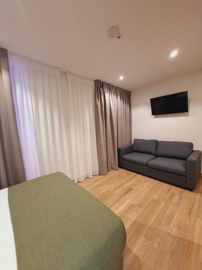 Hostal San Blas Madrid Exteriér fotografie
