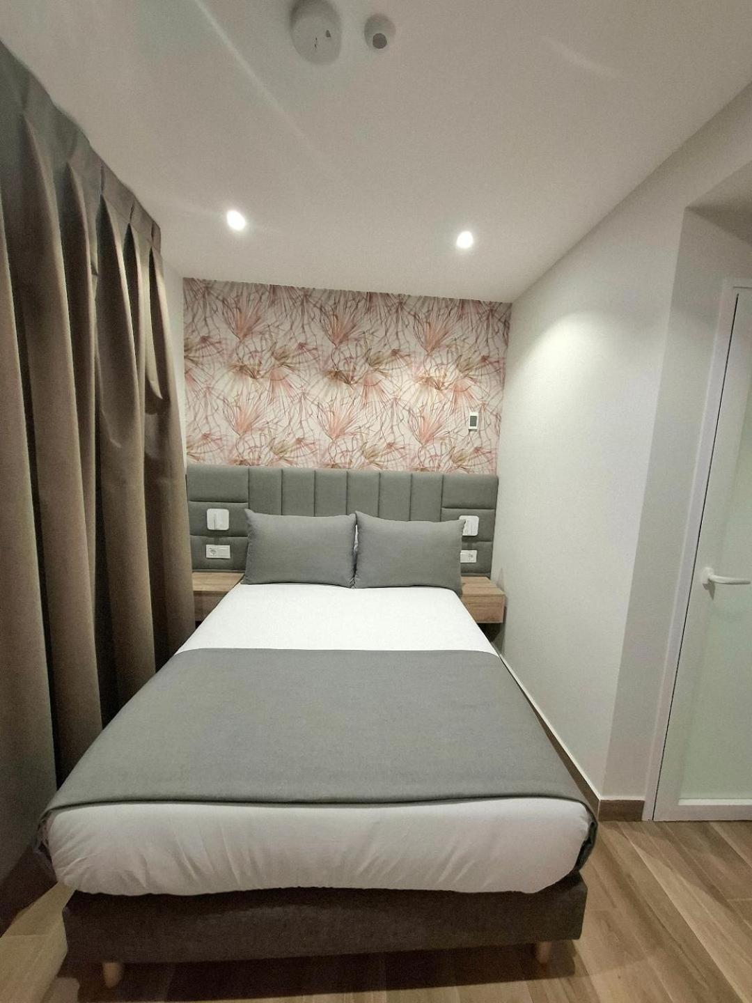 Hostal San Blas Madrid Exteriér fotografie