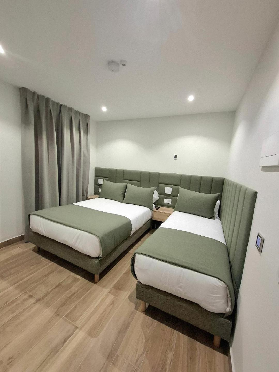 Hostal San Blas Madrid Exteriér fotografie