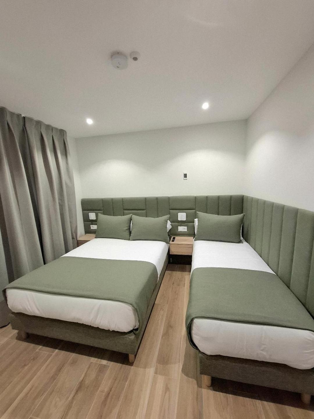 Hostal San Blas Madrid Exteriér fotografie