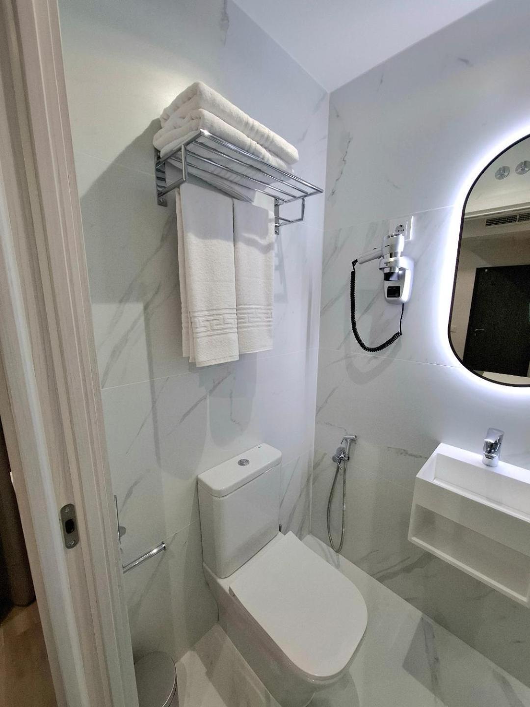Hostal San Blas Madrid Exteriér fotografie