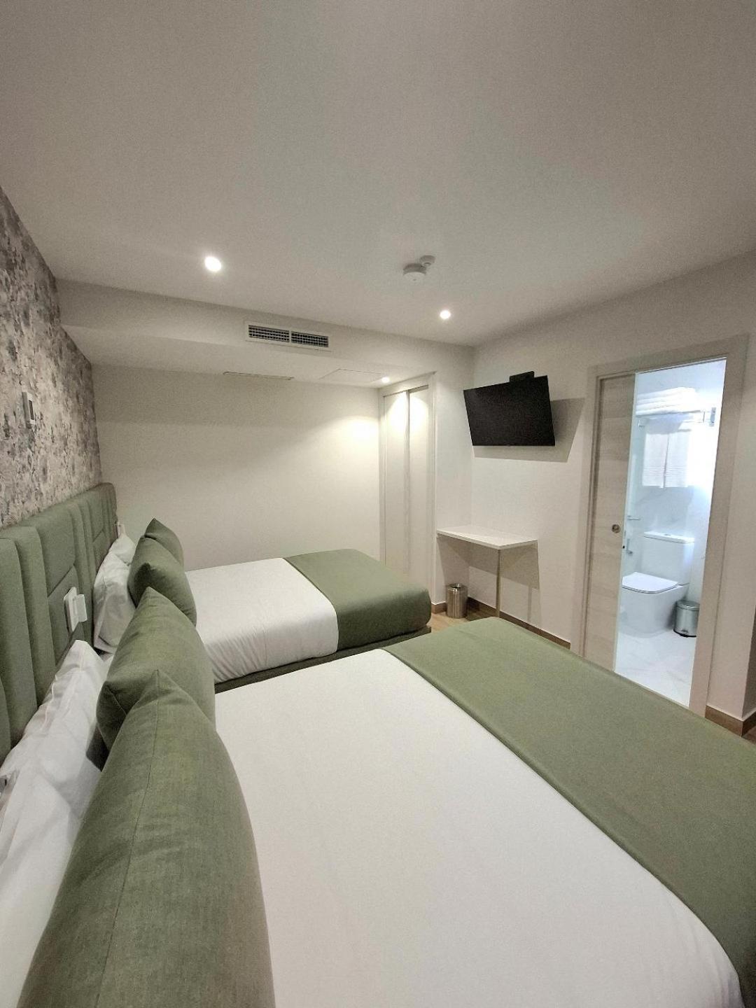 Hostal San Blas Madrid Exteriér fotografie