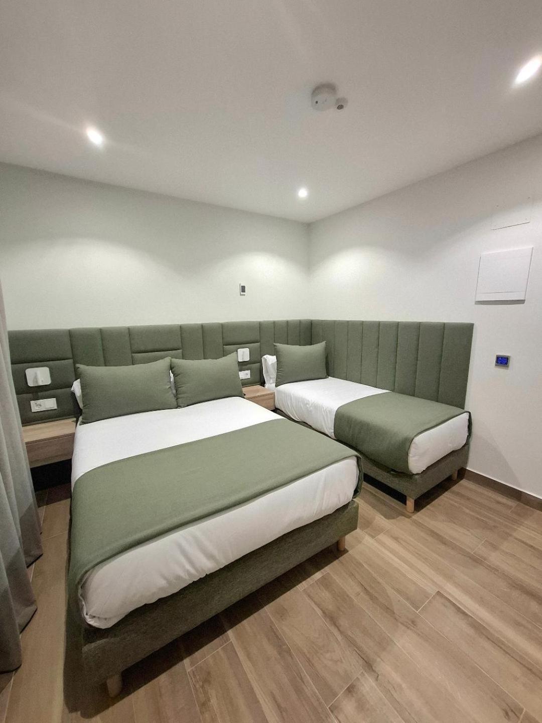 Hostal San Blas Madrid Exteriér fotografie