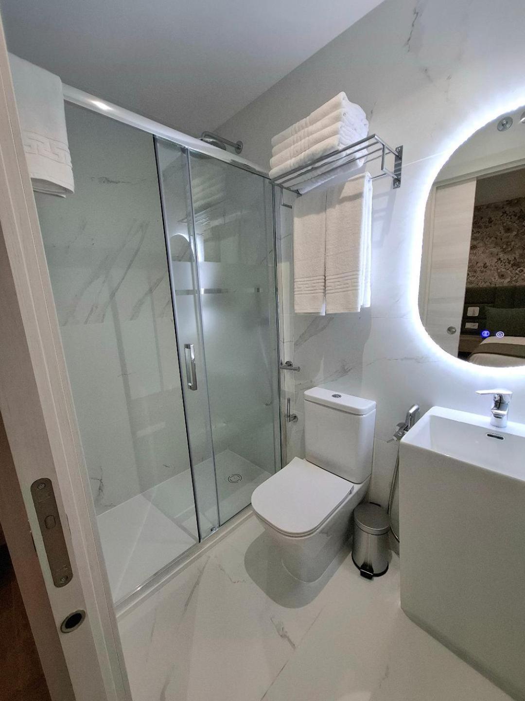 Hostal San Blas Madrid Exteriér fotografie