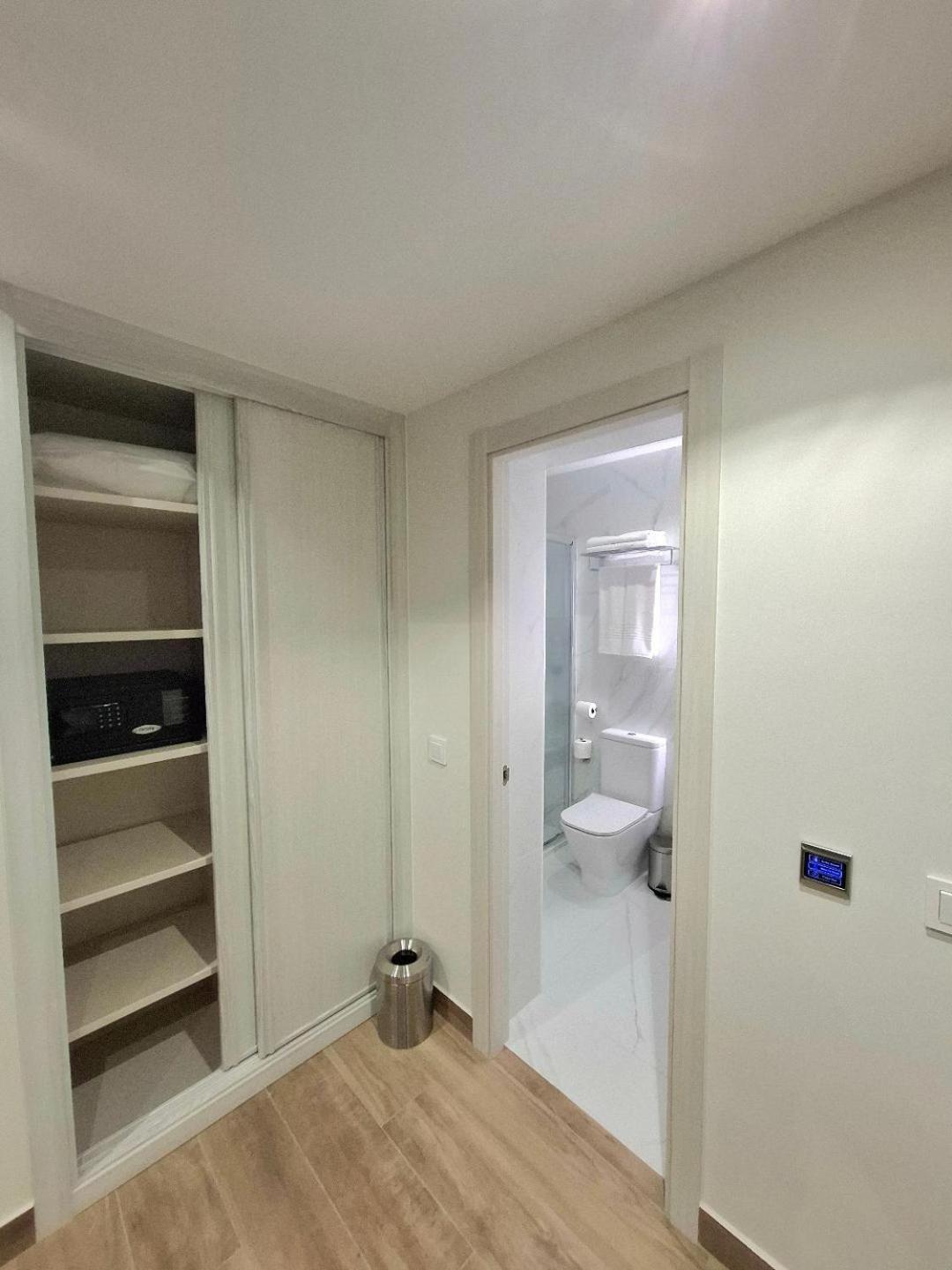 Hostal San Blas Madrid Exteriér fotografie