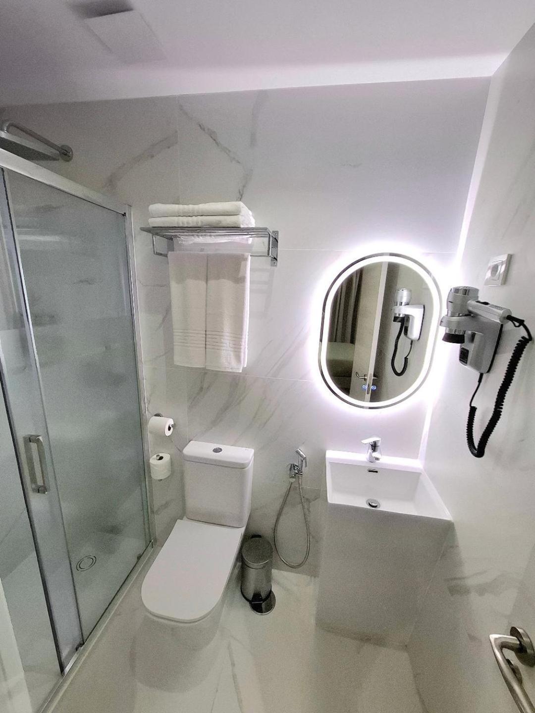 Hostal San Blas Madrid Exteriér fotografie