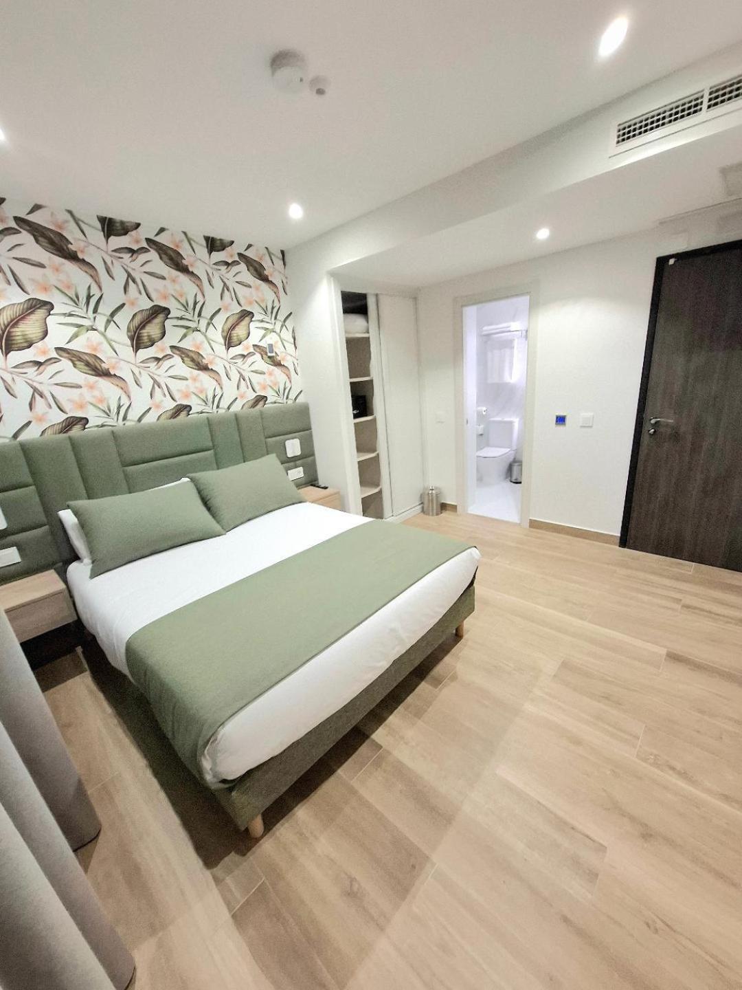 Hostal San Blas Madrid Exteriér fotografie