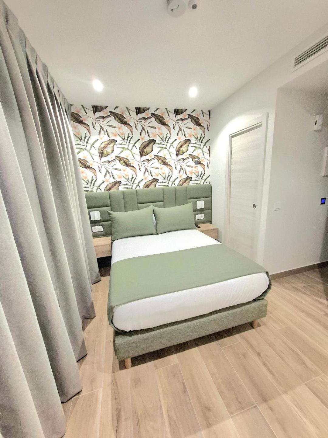 Hostal San Blas Madrid Exteriér fotografie