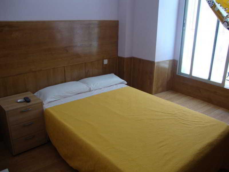 Hostal San Blas Madrid Exteriér fotografie