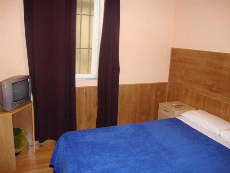 Hostal San Blas Madrid Exteriér fotografie