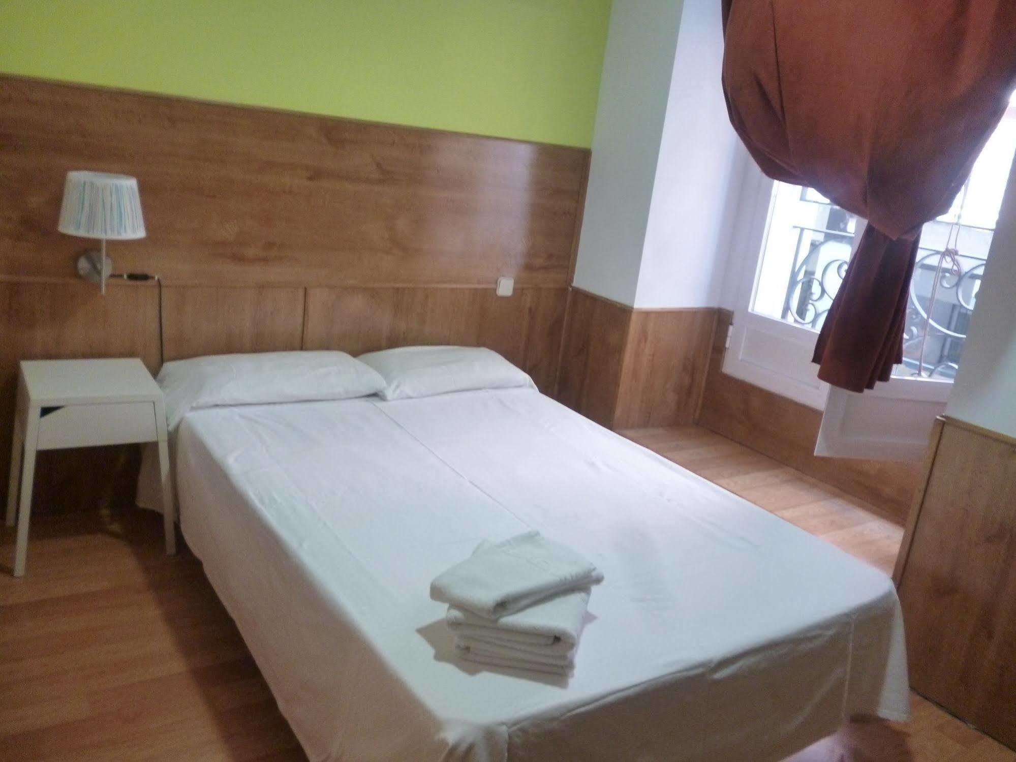 Hostal San Blas Madrid Exteriér fotografie